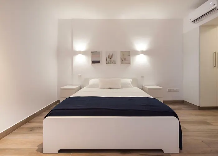 The Jolo アパート